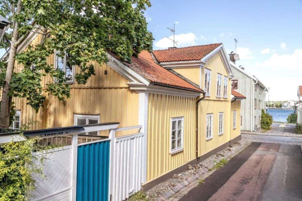 Central Laegenhet I 1700-Talshus Västervik Zewnętrze zdjęcie