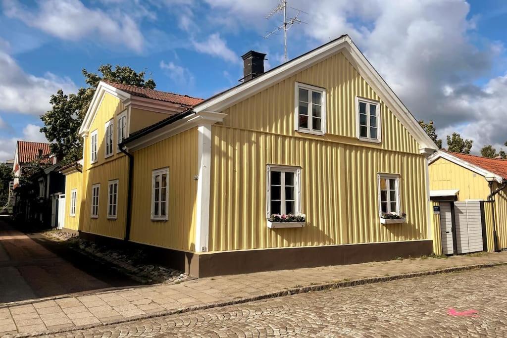 Central Laegenhet I 1700-Talshus Västervik Zewnętrze zdjęcie
