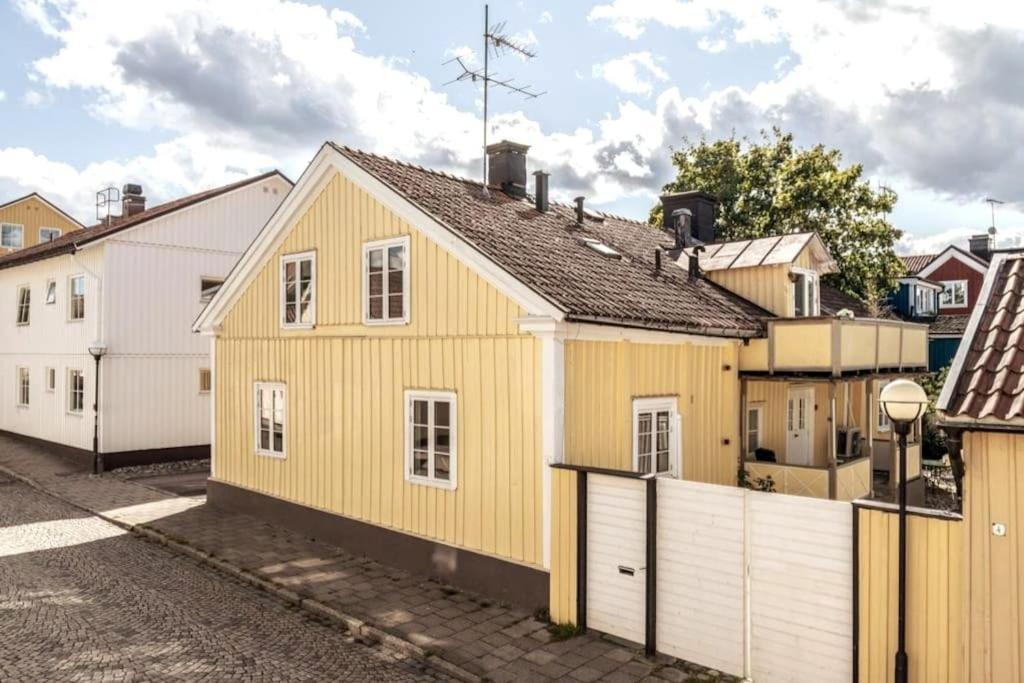 Central Laegenhet I 1700-Talshus Västervik Zewnętrze zdjęcie